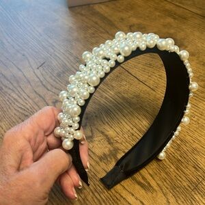 Velvet and pearl headband